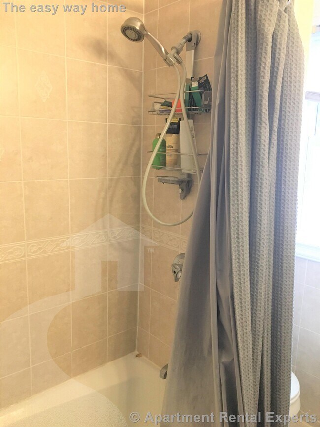 Building Photo - 158 Magazine St