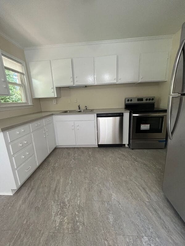 Building Photo - 717 Crater St
