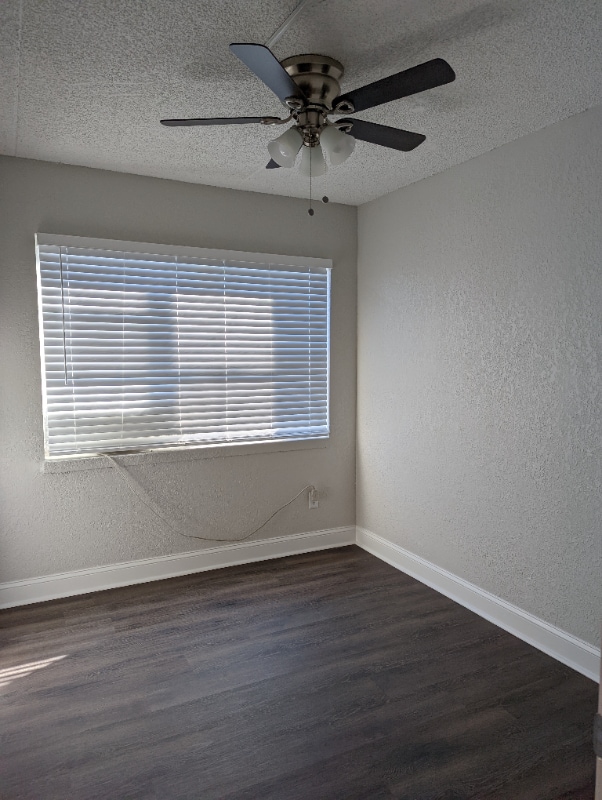 Building Photo - 1400 5th Ave N