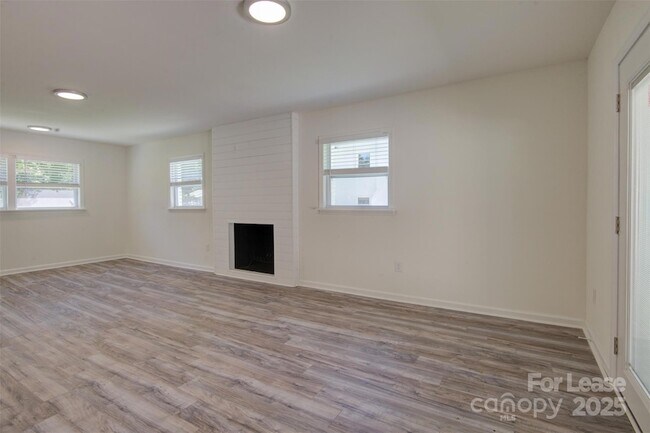 Building Photo - 3900 Rhodes Ave