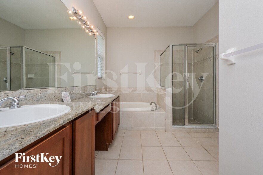 Building Photo - 527 Dunaway Dr