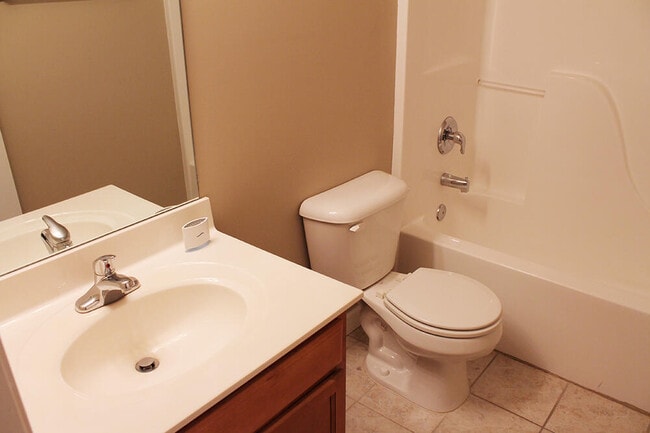 Building Photo - 1304 E Brown School Rd