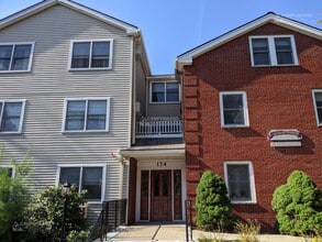 Building Photo - 174 Summer St