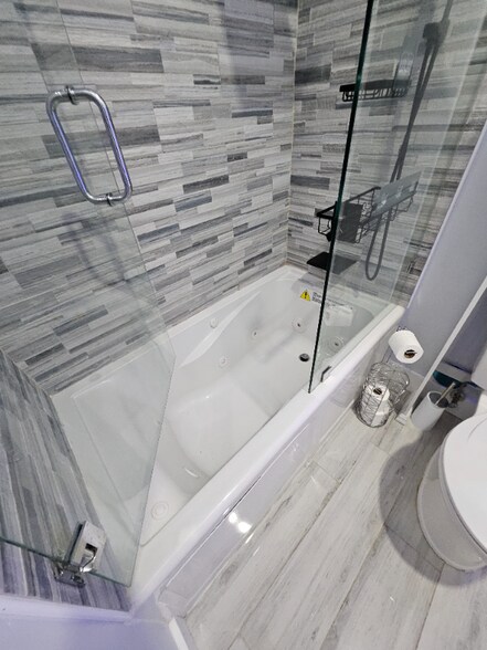 Building Photo - 5433 SW 19th St