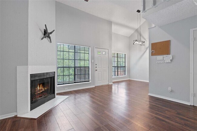Building Photo - 3207 Grooms St