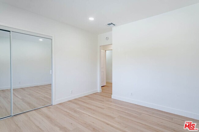 Building Photo - 6627 Ranchito Ave