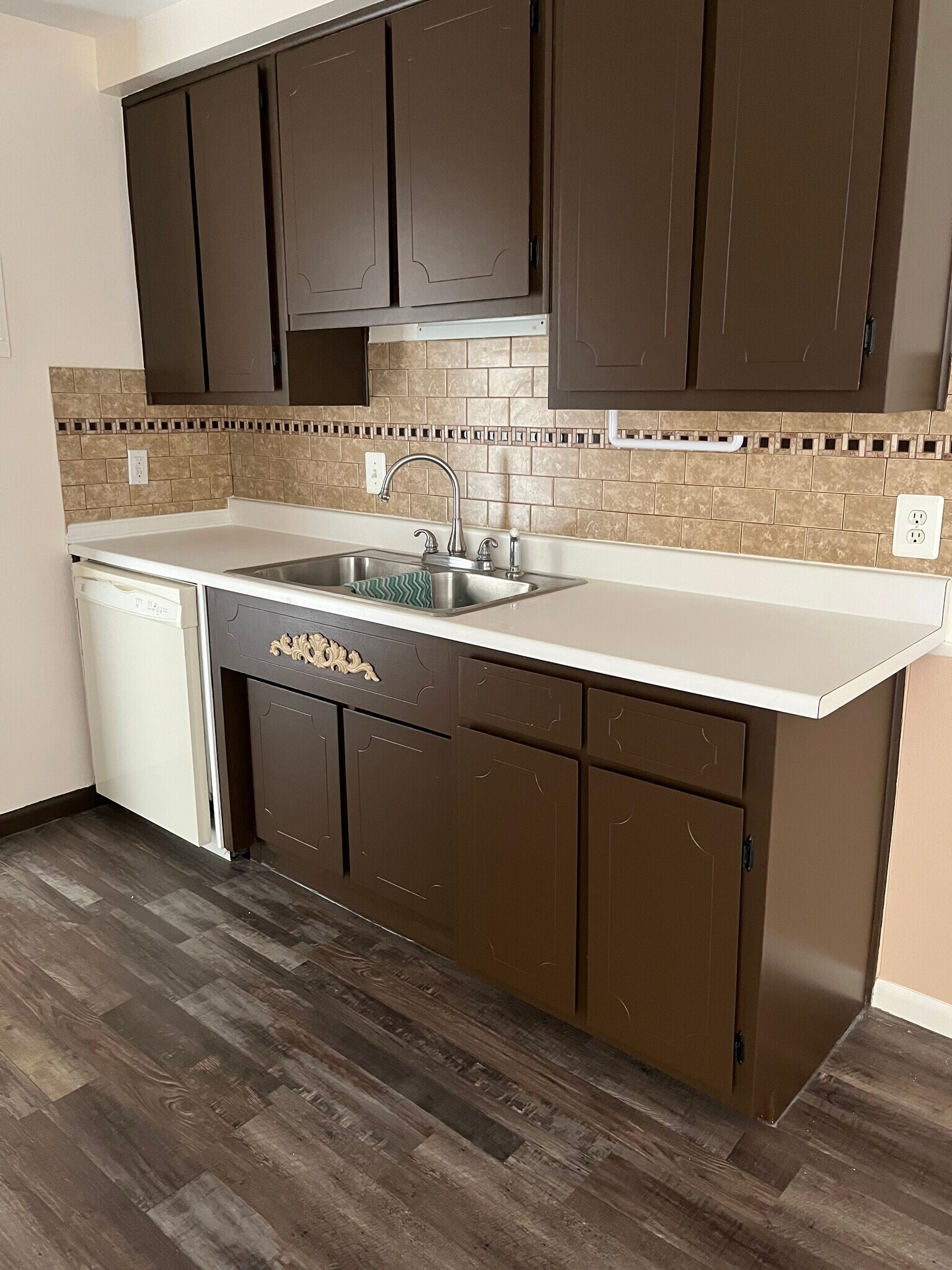 Building Photo - 17060 E 11 Mile Rd