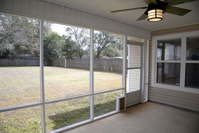 Building Photo - 114 Quince Ave