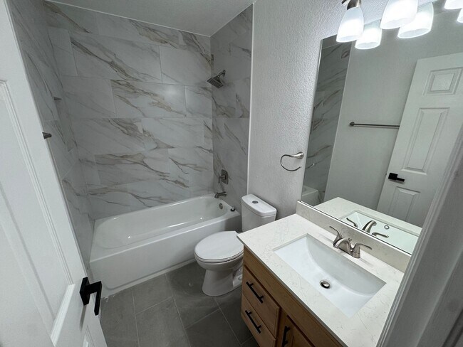 Building Photo - Completely Remodeled Home in Englewood