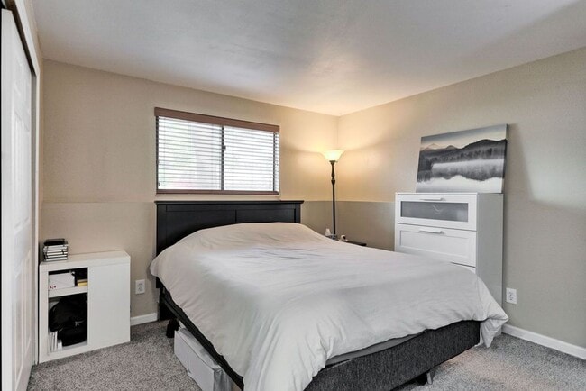 Building Photo - Affordable & Functional Student Living Nea...