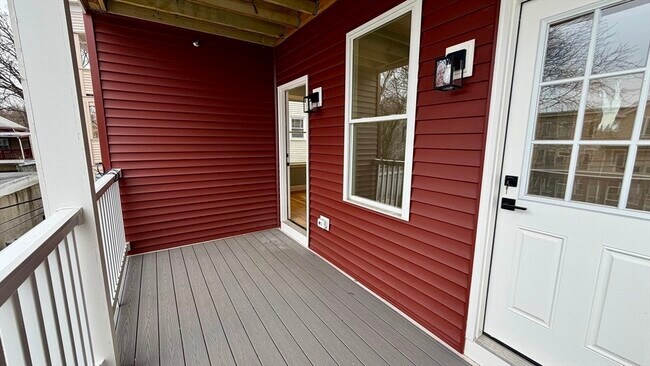 Building Photo - 663 Columbia Rd