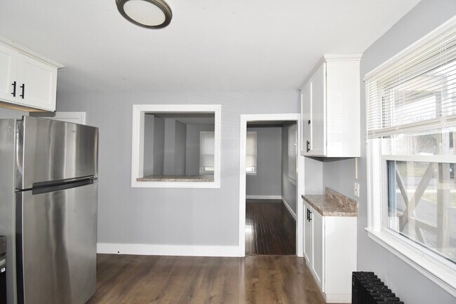 Building Photo - 153 Bosworth St