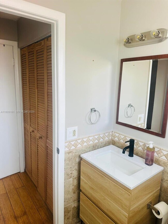 Building Photo - 14345 SW 57th Ln