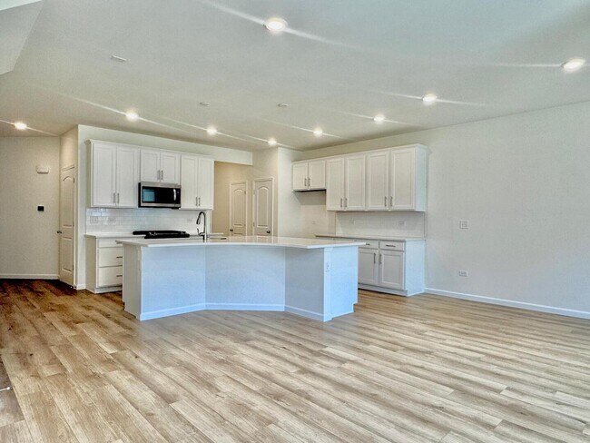 Building Photo - 667 Switchgrass Wy