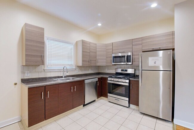 Primary Photo - 7 Estella St