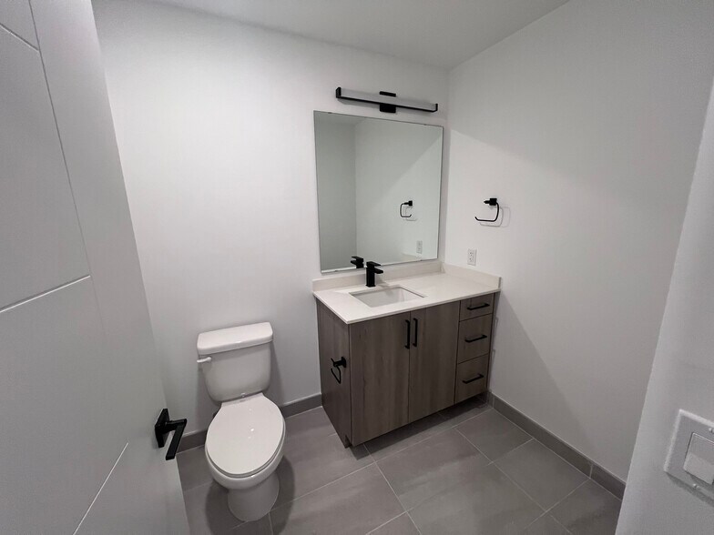 Building Photo - 83 NW 26th St