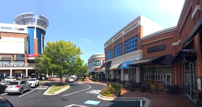 Building Photo - 14748 Via Sorrento Dr
