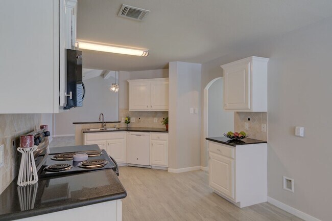 Building Photo - 29003 W Pecos River Ct