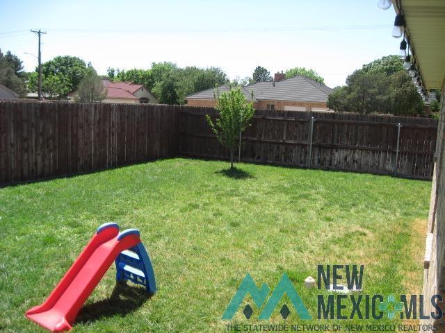 Building Photo - 2101 Northglen Dr