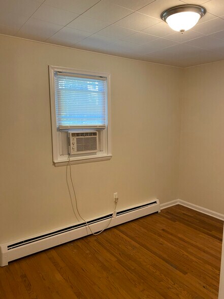 Building Photo - 2315 Green St SE