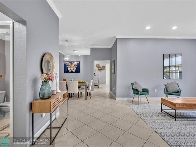 Building Photo - 14304 S Royal Cove Cir