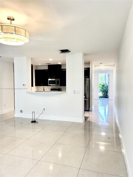 Building Photo - 4536 S Aqua Bella Ln
