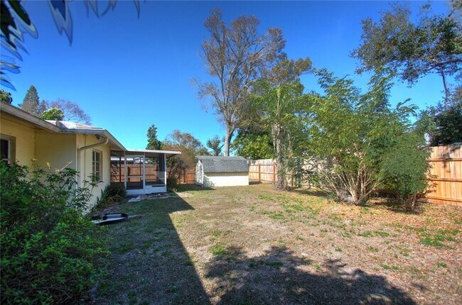 Building Photo - 3431 Dunbar Dr