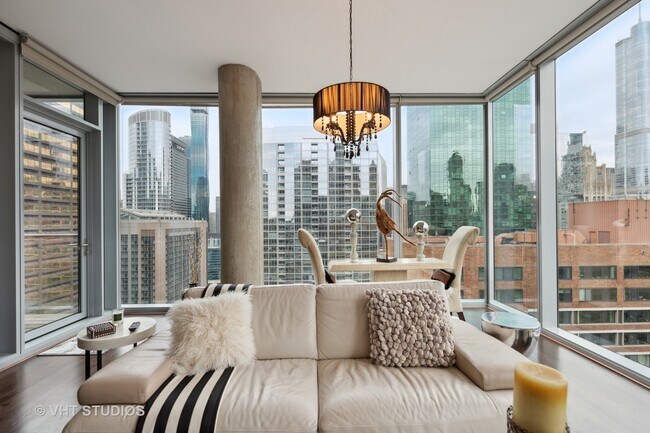 Building Photo - 600 N Fairbanks Ct