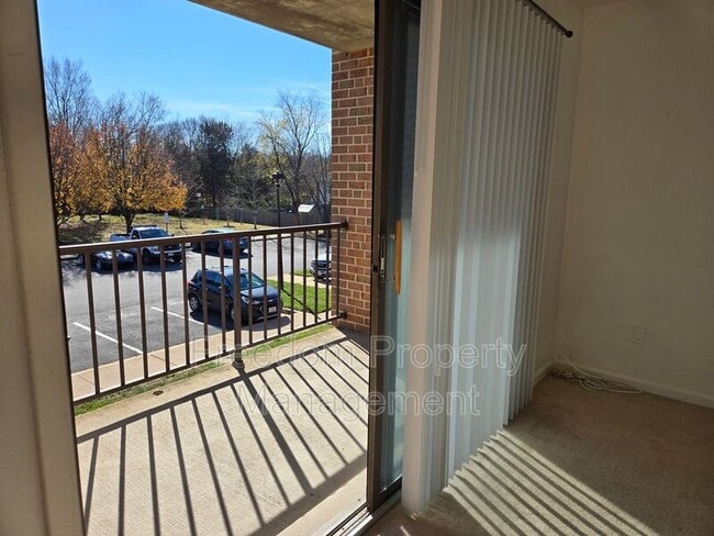 Building Photo - 10629 Provincial Dr