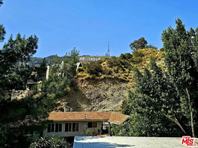 Building Photo - 6194 Rodgerton Dr