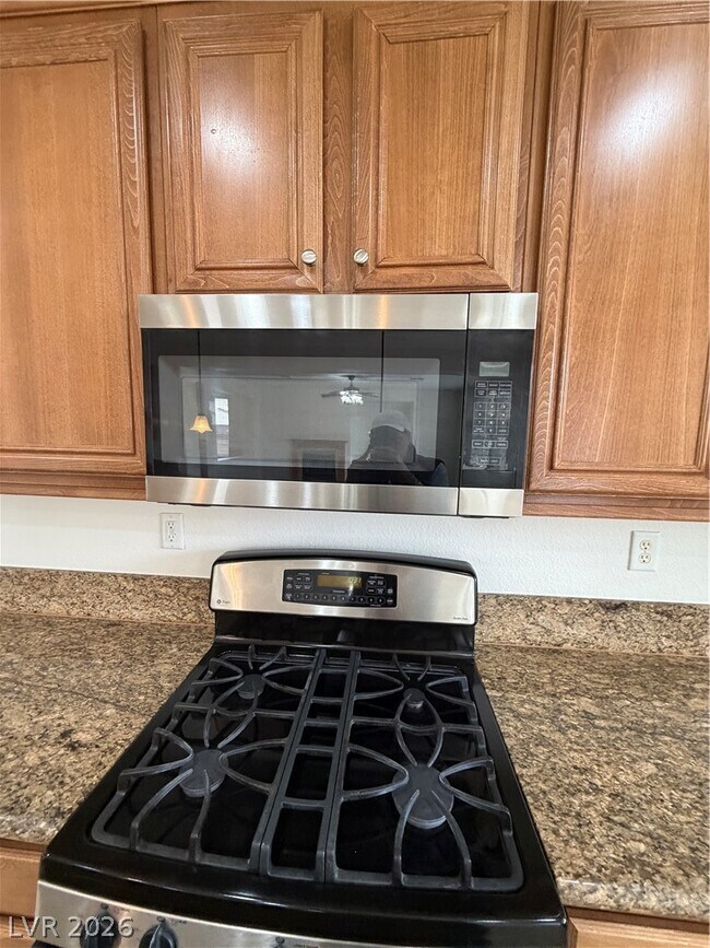 Building Photo - 9433 Highview Rock Ct