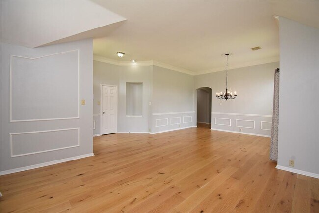 Building Photo - 1110 Ferndale Ct