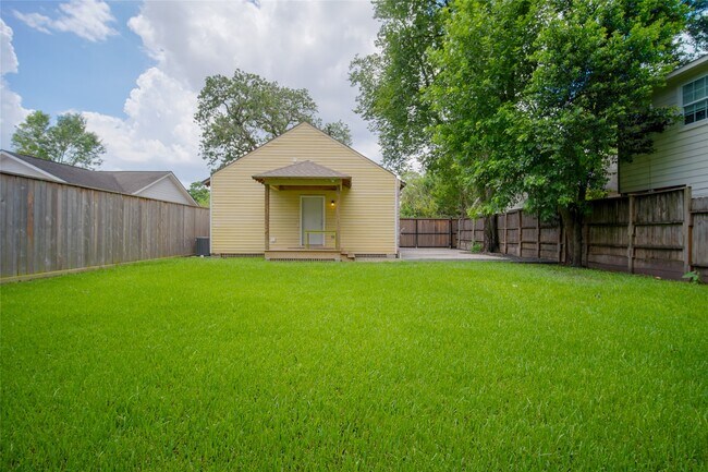 Building Photo - 4814 Siegel St