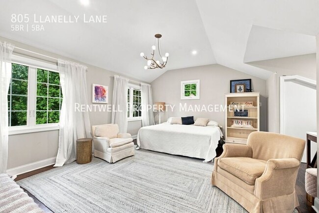 Building Photo - 805 Llanelly Ln
