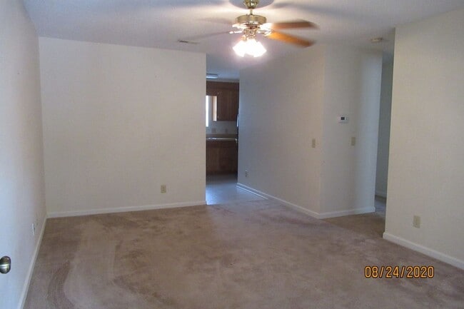 Building Photo - Willow Run- 2 bedroom, 2 bathroom apartment
