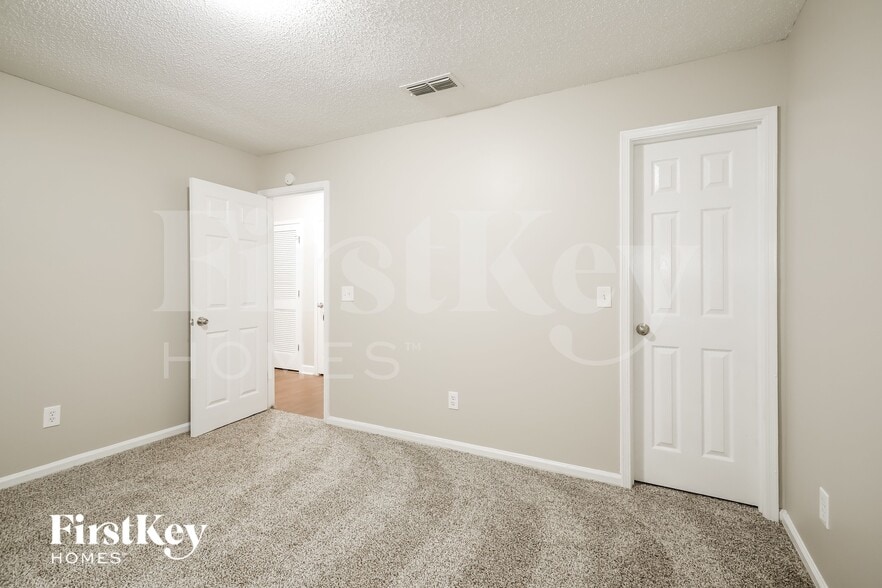 Building Photo - 5964 Copper Creek Dr