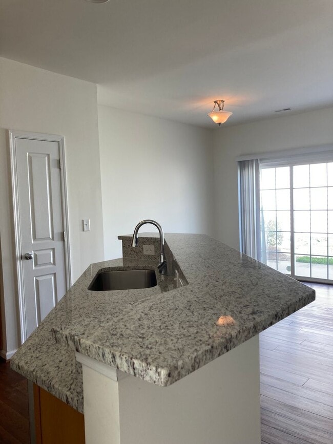 Building Photo - 1172 Drummond Ln