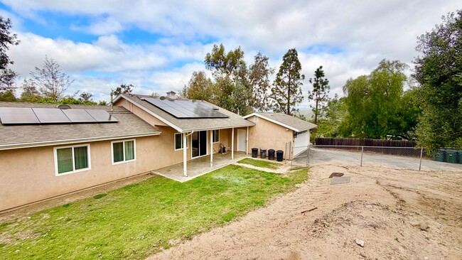 Building Photo - Nicely Updated Single-Story on quiet cul-de-sac Street just Minutes to Downtown Fallbrook!