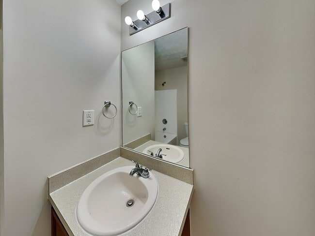 Building Photo - 1939 Redwood Trace