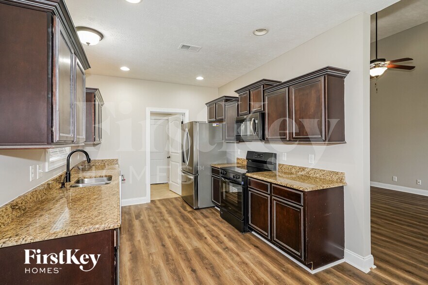Building Photo - 848 Cherry Blossom Ln