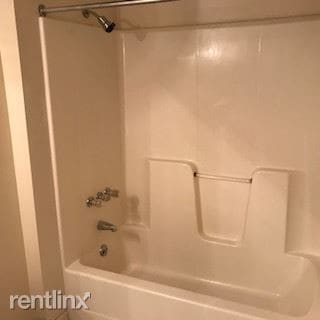 Building Photo - 2 br, 1 bath Apartment - 25 Main St B-2