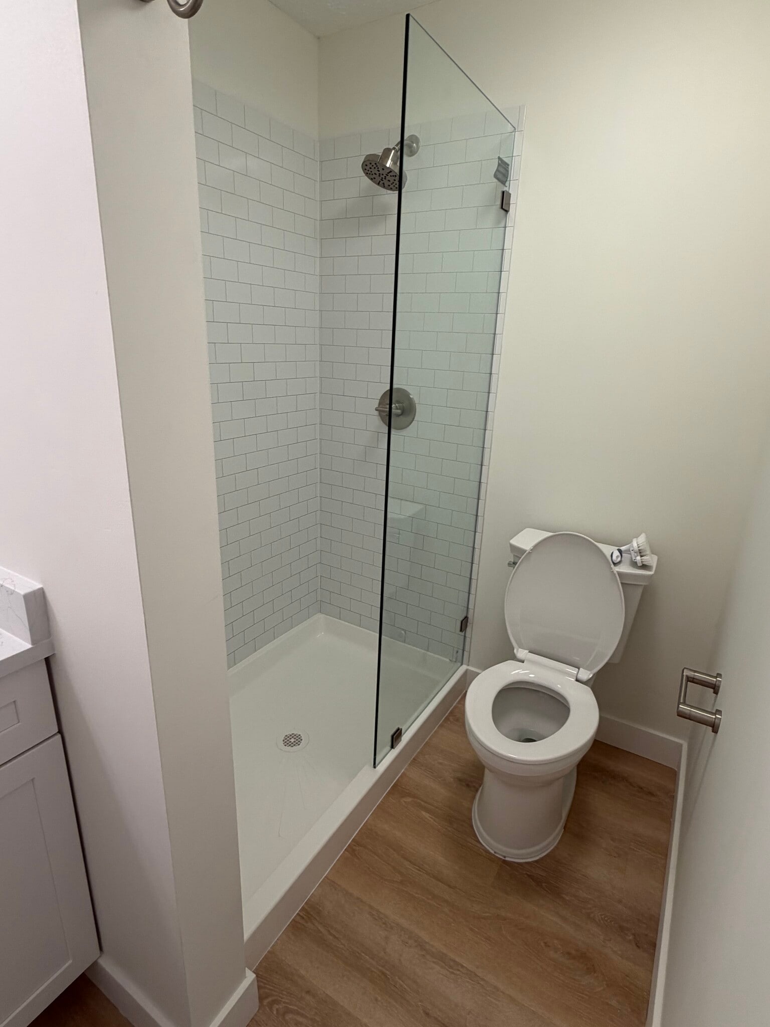 Walk In Shower - 120 Creekwood Dr