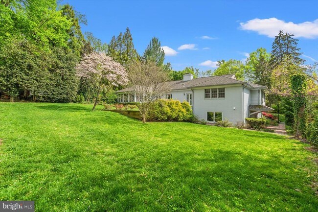 Building Photo - 4905 Dorset Ave