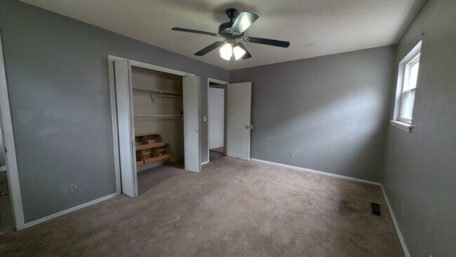 Building Photo - 126 N Draper Ave