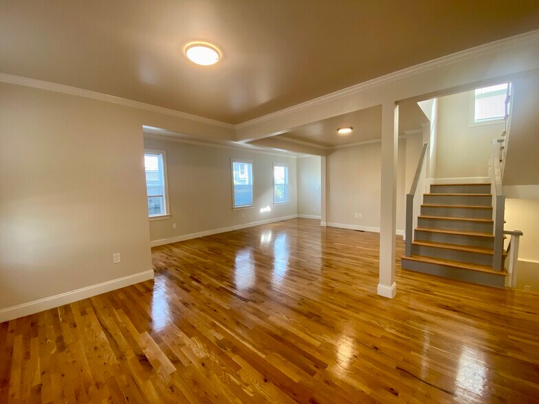 Building Photo - 96 Willis Ave