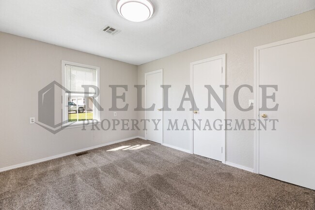 Building Photo - 902 W Wallingford St