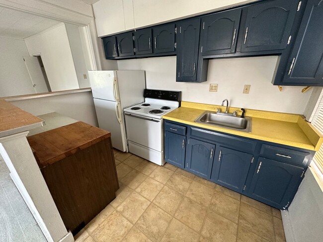 Building Photo - 213 S Aiken Ave