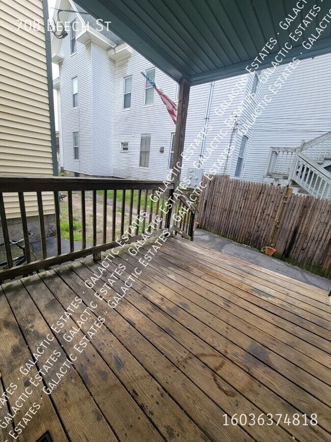 Building Photo - 708 Beech St