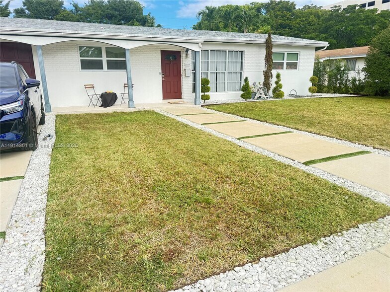 Primary Photo - 3807 Hayes St