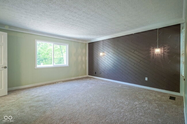 Building Photo - 858 Cedar Wood